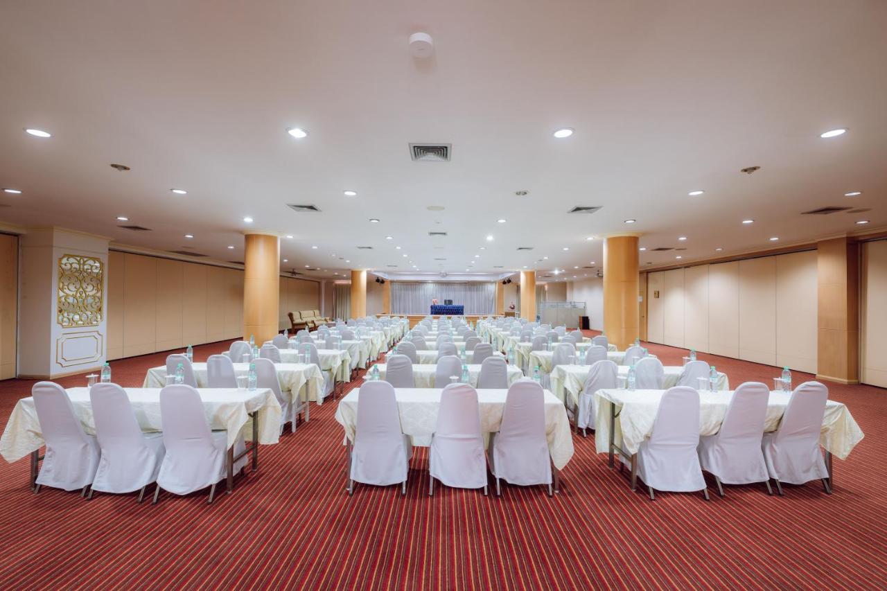 Morakot Twin Chumphon Hotel Exterior photo
